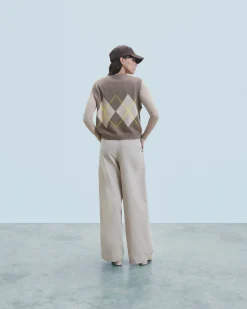 Diamond Pattern Sleeveless Sweater