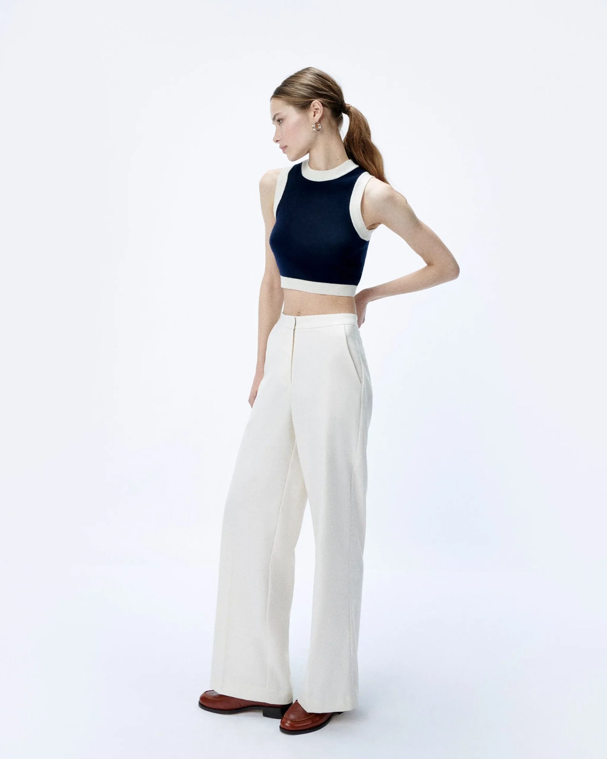 Two-tone Sleeveless Sweater
